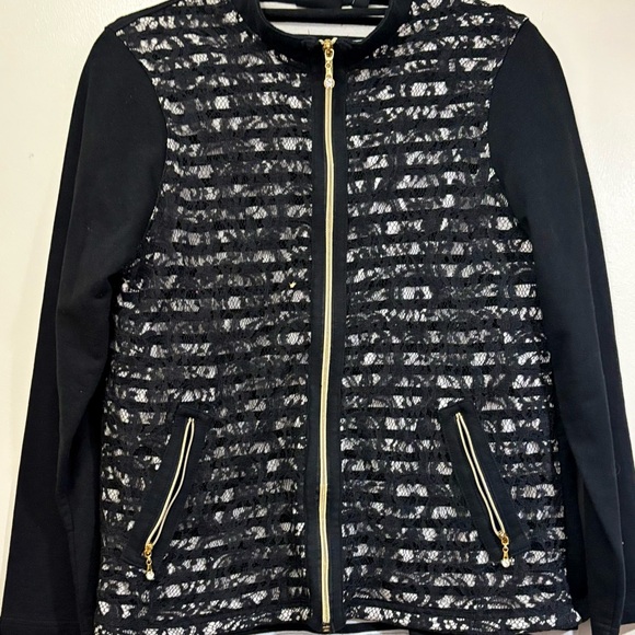 Black Fitted Blazer with Quilted Detailing - Picture 3 of 6